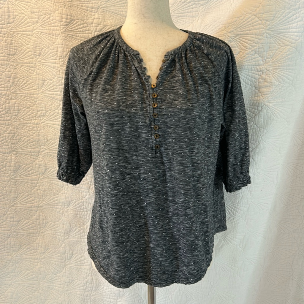 Lucky Brand M Elbow Length Sleeves Gray Tshirt With Buttons
